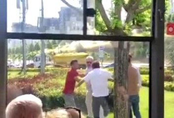 Yol verme tartışmasında otobüse sopayla böyle saldırdı