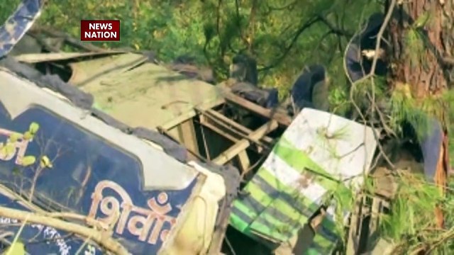 Breaking News | उत्तरकाशी में श्रद्धालुओं से भरी बस 500 मीटर खाई में गिरी ! | Uttarkashi News