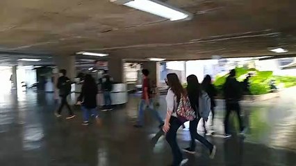 Video herunterladen: Alunos da UnB voltam às aulas presenciais após dois anos de pandemia