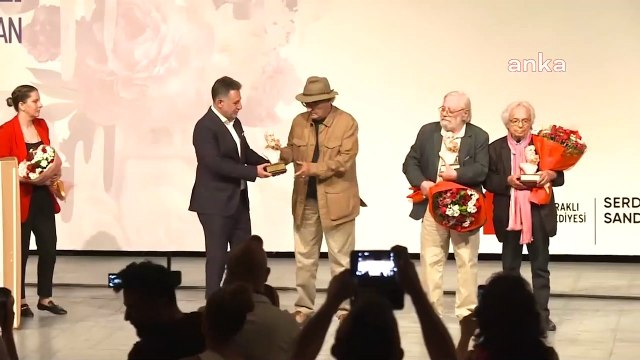 Merdan Yanardağ'a bir ödül de Bayraklı Belediyesi'nden