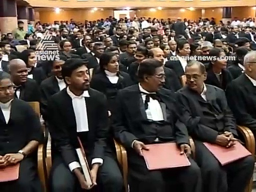 ഇനി ഹൈക്കോടതി അഭിഭാഷകന്‍; തന്റെ പൊതുപ്രവര്‍ത്തനങ്ങള്‍ക്ക് സഹായകമെന്ന് സെന്‍കുമാര്‍