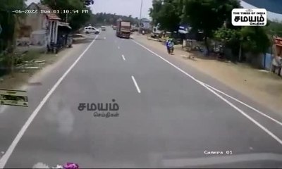 தனியார் பேருந்து - ஆம்னி வேன் மோதி விபத்து; பதைபதைக்கும் சிசிடிவி காட்சிகள்!