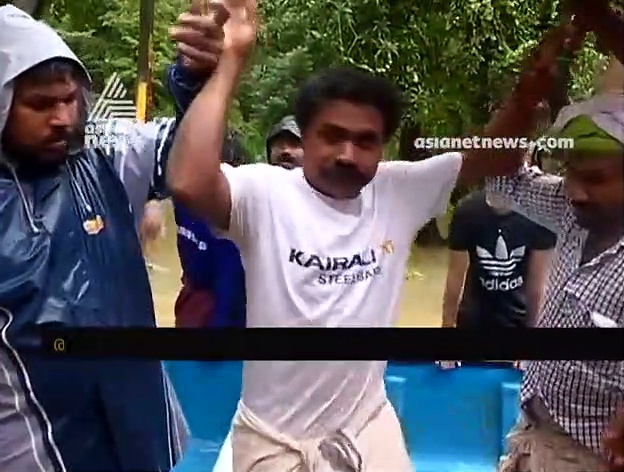 കേരളത്തിന് കൈത്താങ്ങായി വീണ്ടും മൽസ്യത്തൊഴിലാളികൾ