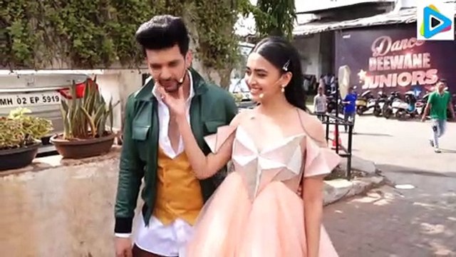 Tejasswi Prakash Karan Kundrra MEET Fans At The Sets Of Dance Dewane Junior