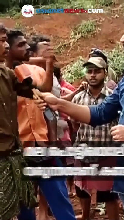 'എന്റെ ഭാര്യയും കുഞ്ഞുമെല്ലാം ഇവിടെ മണ്ണിനടിയില്‍ കിടക്കുവല്ലേ..ഞാനെങ്ങനെ പോകാനാണ്?'