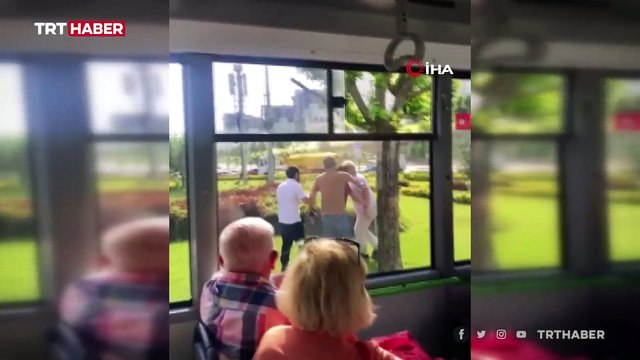 Yol verme tartışmasında otobüs şoförü sopayla saldırdı