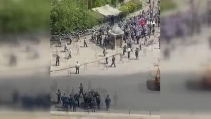 İran'da emekliler hükümeti protesto etti