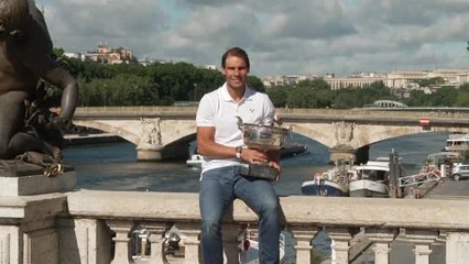 Nadal posa en París con su decimocuarto Roland Garros