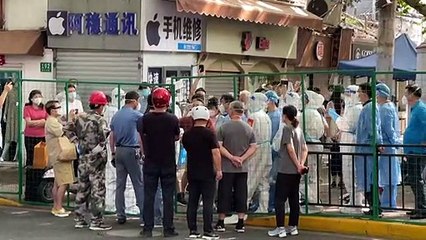 Revolta em Xangai por retorno ao confinamento