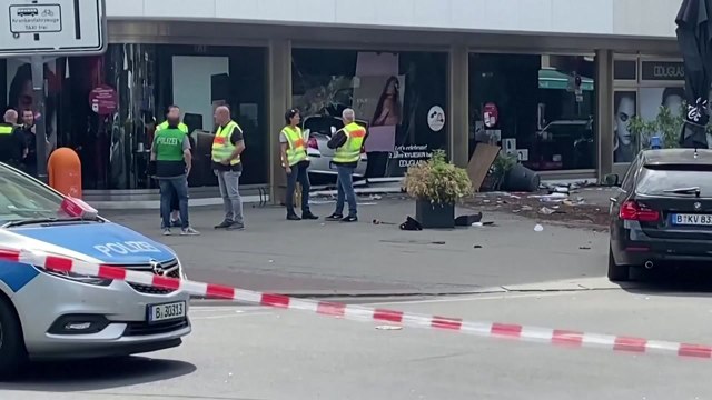 독일 베를린 도심서 차량 인파속으로 돌진...1명 사망·8명 중상 / YTN