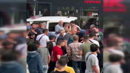 下载视频: Feci kaza: Tramvayla polis aracı kafa kafaya çarpıştı, yaralılar var! Sevk edilen ekipler seferber oldu