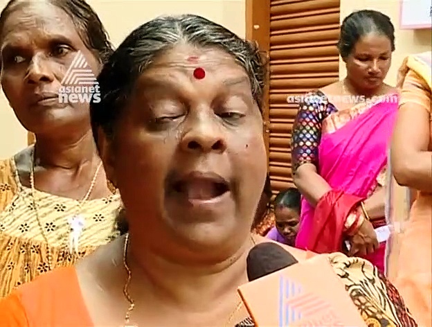 ചേക്കുട്ടിയുടെ ചുവടുപിടിച്ച് ജീവിതത്തിലേക്ക് നടക്കുന്ന പറവൂർ