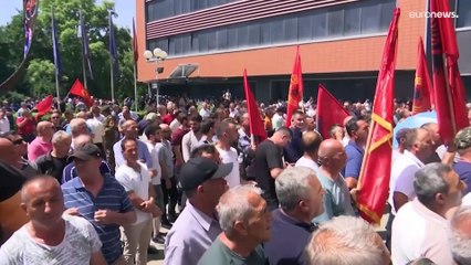 Descargar video: Violentas manifestaciones de los veteranos de guerra en Kósovo