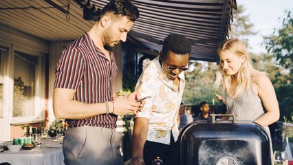 5 Tips for Summer Backyard Entertaining on a Budget