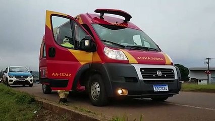 Colisão de trânsito entre carro e moto deixa homem ferido no Bairro Nova Cidade