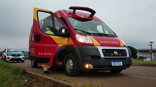 Colisão de trânsito entre carro e moto deixa homem ferido no Bairro Nova Cidade