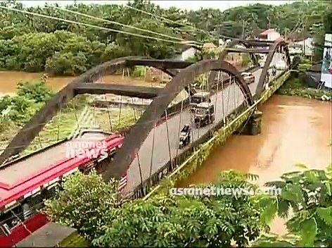 കണ്ണൂരിലെ എരഞ്ഞോളി പാലം  പാതിവഴിയിൽ