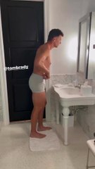 Gisele filma Tom Brady de cueca em momento de intimidade