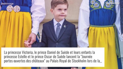 Victoria de Suède en tenue traditionnelle avec fille Estelle pendant qu'Oscar... baille d'ennui !