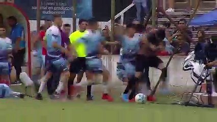 Kejadian Lucu Di Lapangan Sepak Bola