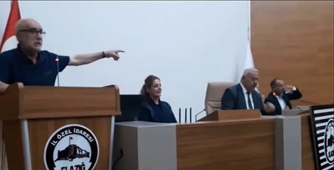 AKP'li başkan ara verince MHP'liler salonu terk etti
