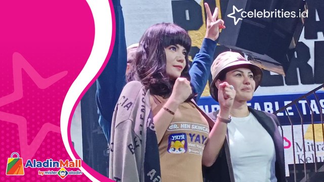 Nikita Mirzani Cium Bibir Dinar Candy Jelang Tanding Tinju