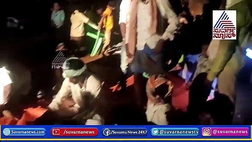 ಟ್ರಾಕ್ಟರ್ ಹೆಡ್‌ಲೈಟ್ ಬೆಳಕಿನಲ್ಲಿಯೇ ನವಜೋಡಿಯ ಎಂಗೇಜ್ಮೆಂಟ್!