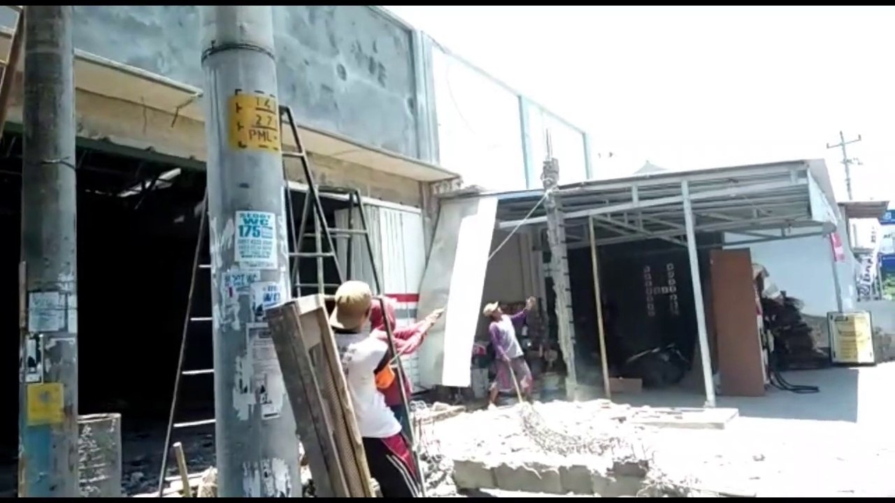 Video-Lucu-Tukang-Jungkir-Balik