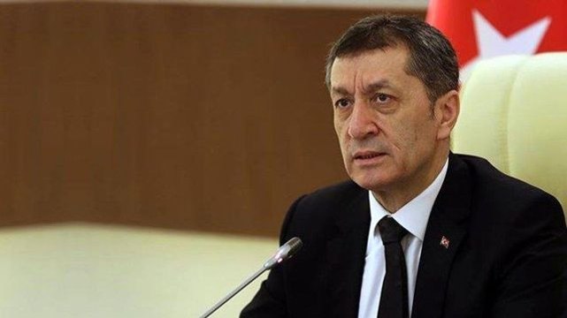 12. sınıfta kalma var mı? 12. sınıf öğrencisi devamsızlıktan kalır mı? Milli Eğitim Bakanı Özer, güzel müjdeyi verdi!