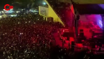 Kayseri'deki bahar şenliğinde binlerce genç İzmir Marşı'nı söyledi