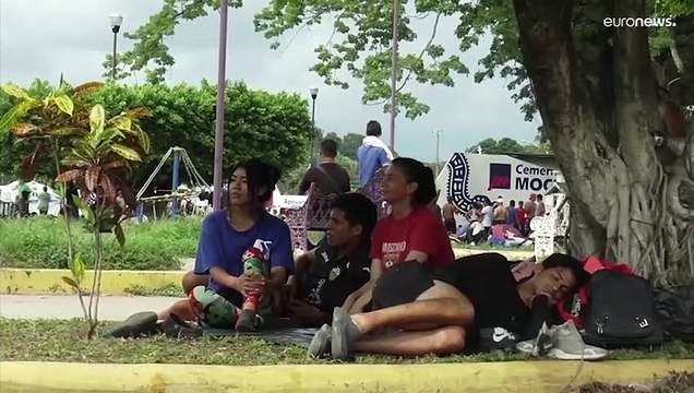 Messico, migliaia di migranti in marcia verso la frontiera USA