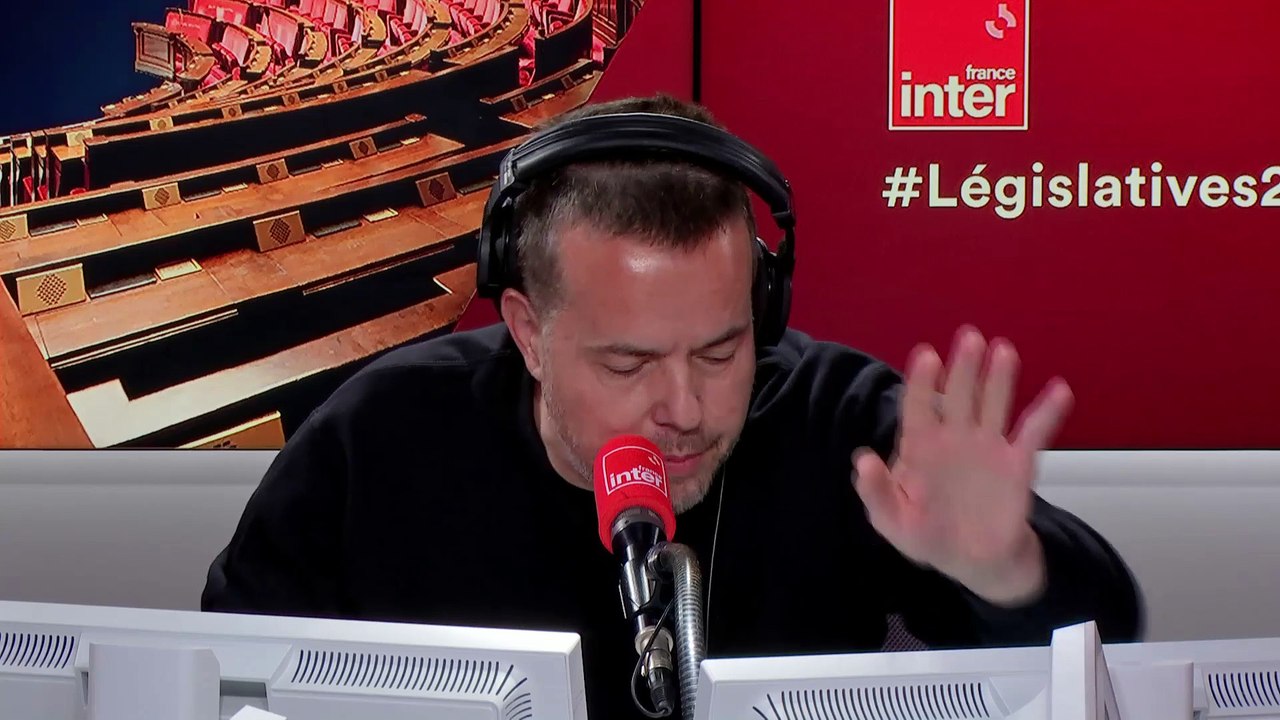 Jean-Luc Mélenchon assume ses tweets sur la police qui "tue"