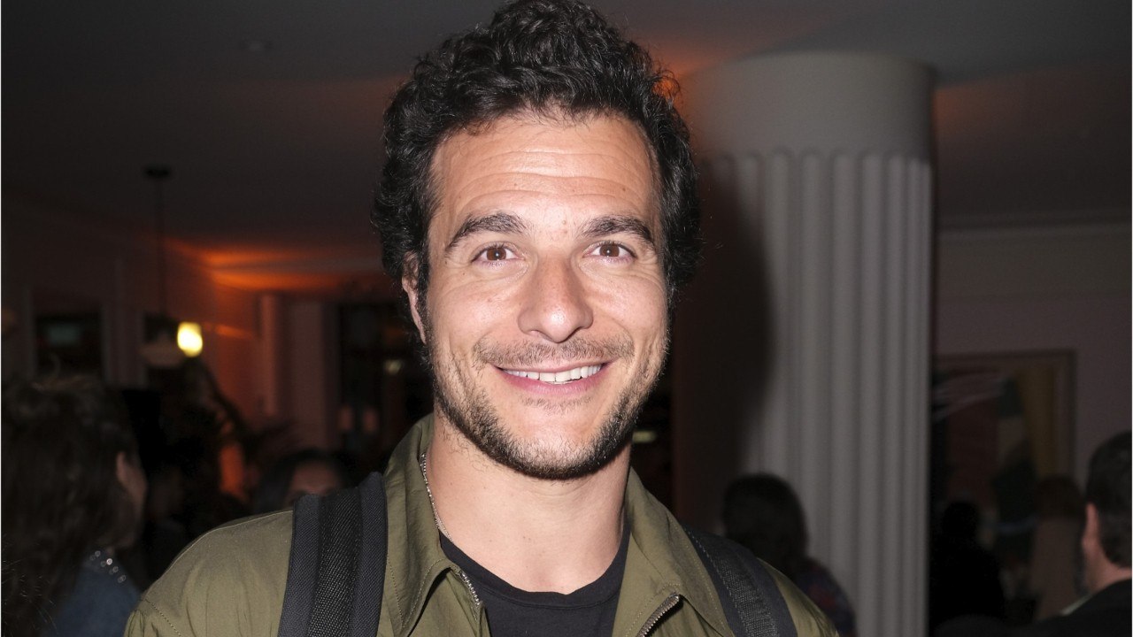 VOICI : Amir en deuil : son hommage bouleversant à une star d'internet, vedette d'un de ses clips