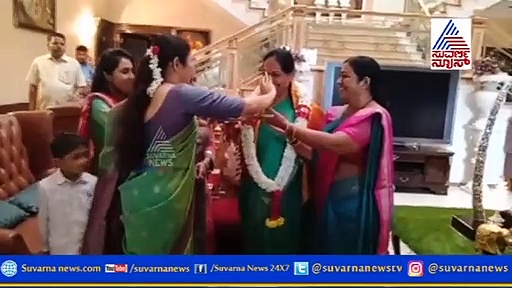 ಬಿಎಸ್ ವೈ ಸಮ್ಮುಖದಲ್ಲಿ  ಶೋಭಾ ಹುಟ್ಟುಹಬ್ಬ ಆಚರಣೆ