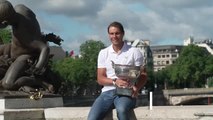 Roland-Garros - Nadal pose avec son trophée