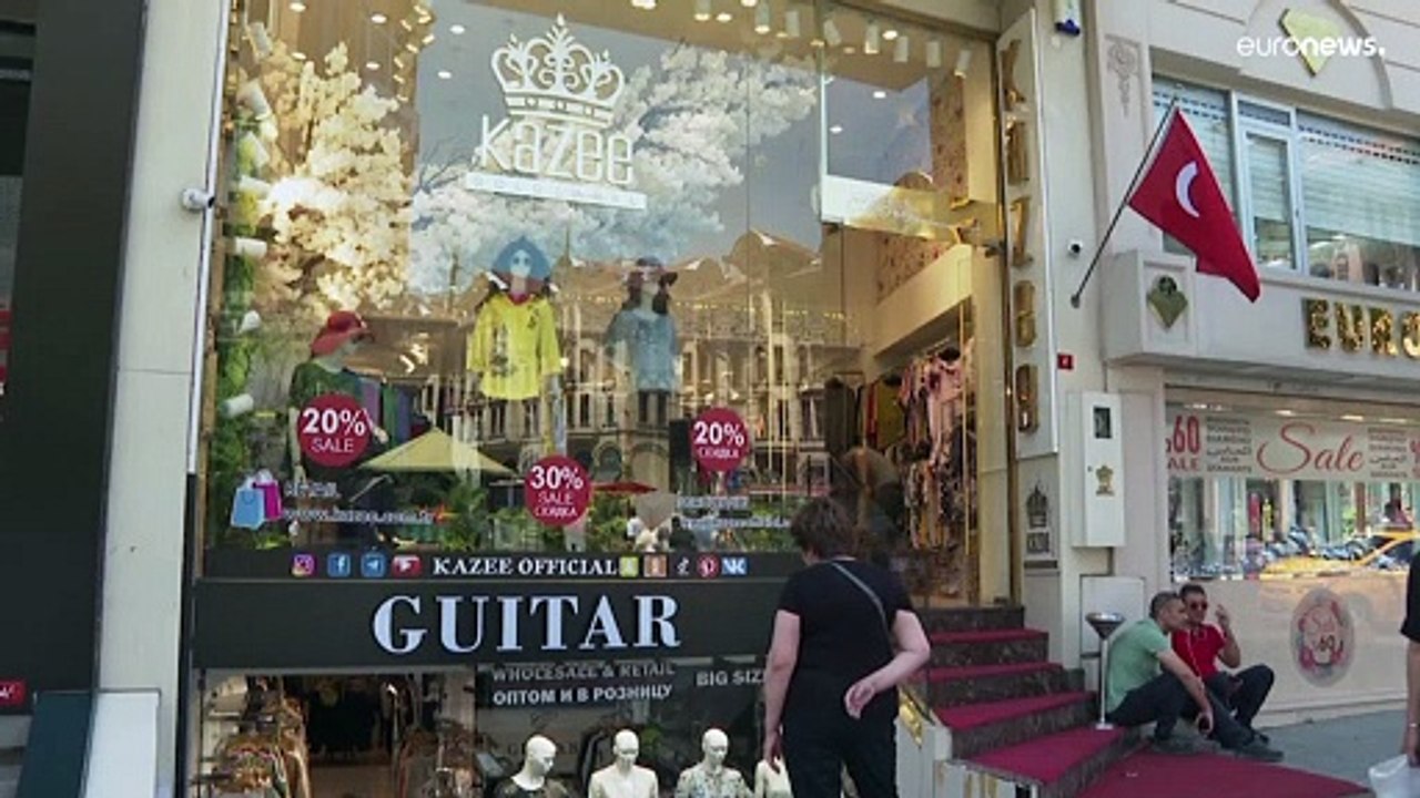 Lavrov vai à Turquia para discutir transporte de cereais