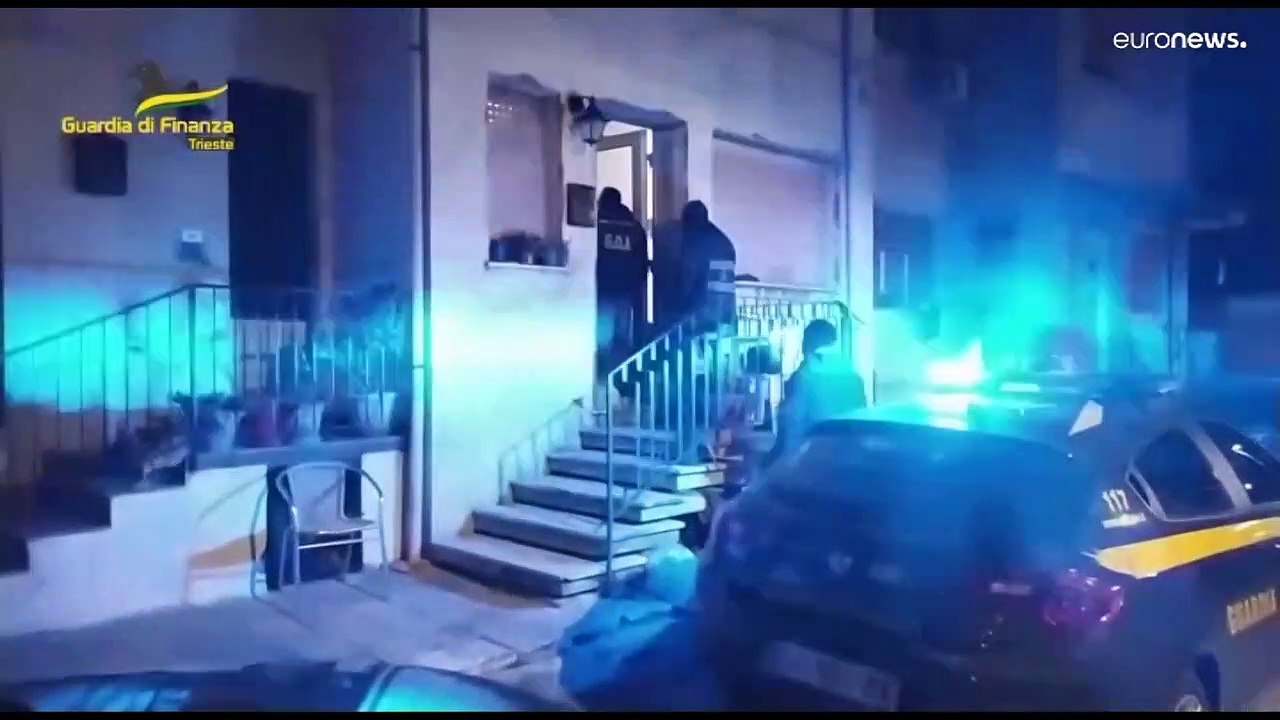 الشرطة الإيطالية تضبط 4 أطنان من الكوكايين في م...