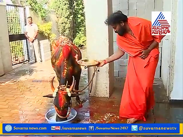 ಮತದಾನಕ್ಕೂ ಮುನ್ನ ಶ್ರೀರಾಮುಲುವಿನಿಂದ ಪೂಜೆ