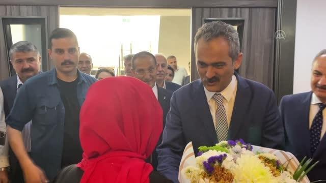 Milli Eğitim Bakanı Özer, Adıyaman'da ziyaretlerde bulundu