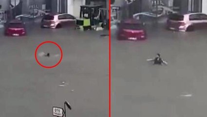 Görüntüler durumun vahametini gözler önüne serdi! Ankara'daki selde bir vatandaş yüzerek kurtulmaya çalıştı