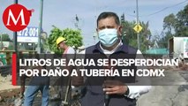 En CdMx, daño en tubería causa fuga de agua potable