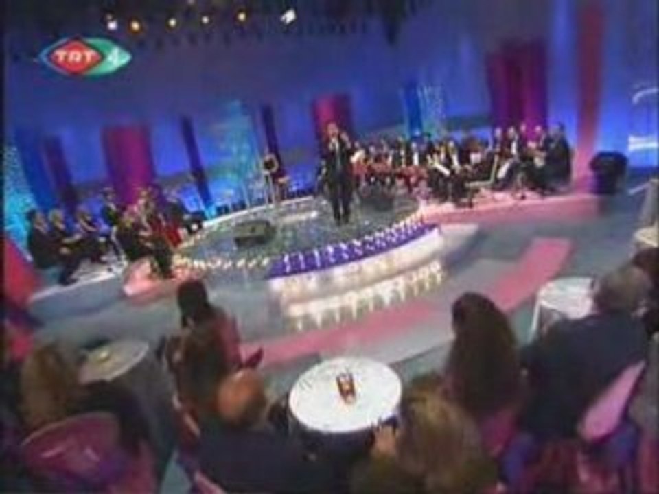 GÜLÜ SUSUZ SENİ ASKSIZ BIRAKMAM - Zekai Tunca