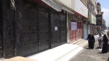 بعد تعرضهم للابتزاز.. تجار في مدينة تعز يغلقون محلاتهم التجارية