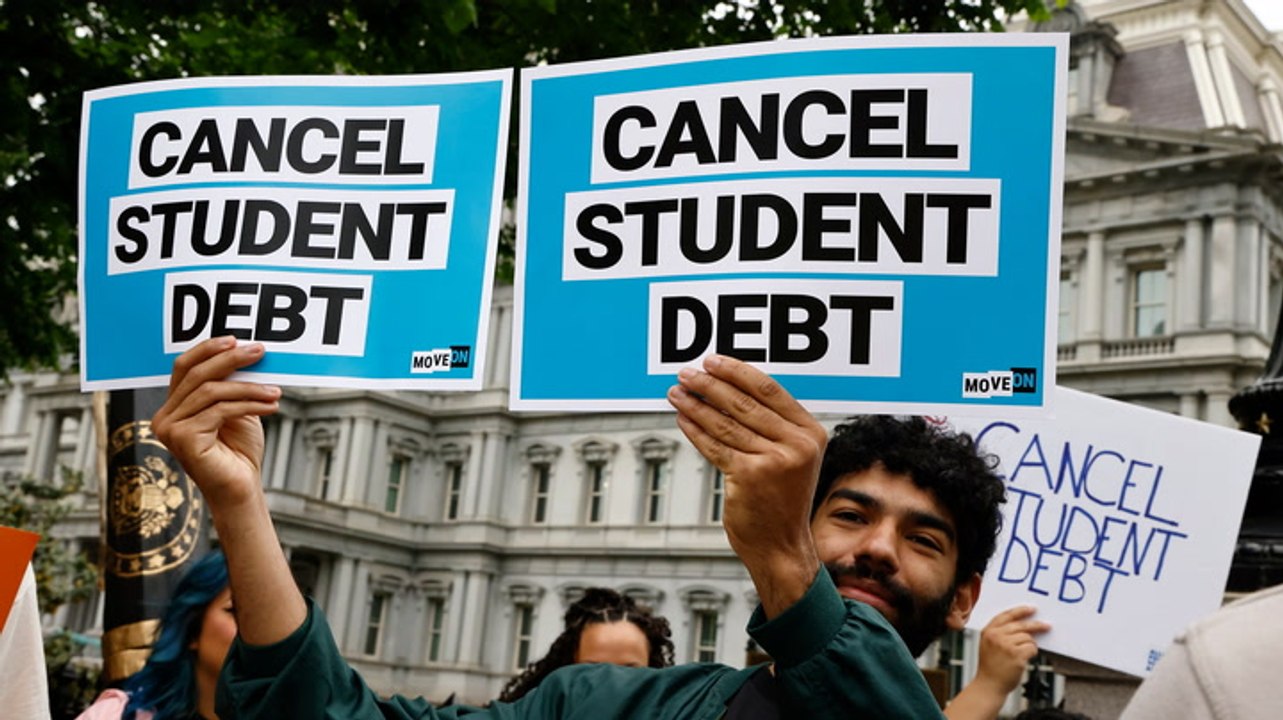 Student loans are canceled for former students of Corinthian Colleges