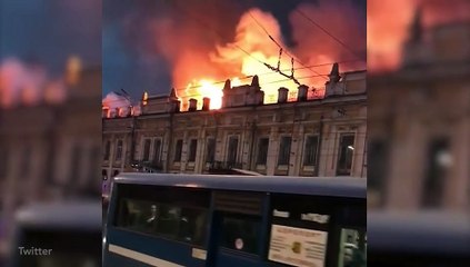 Russia: Huge blaze rips through historic building
