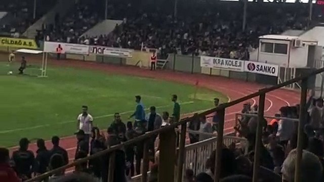 AKP Milletvekili Ahmet Aydın'a stadyumda protesto