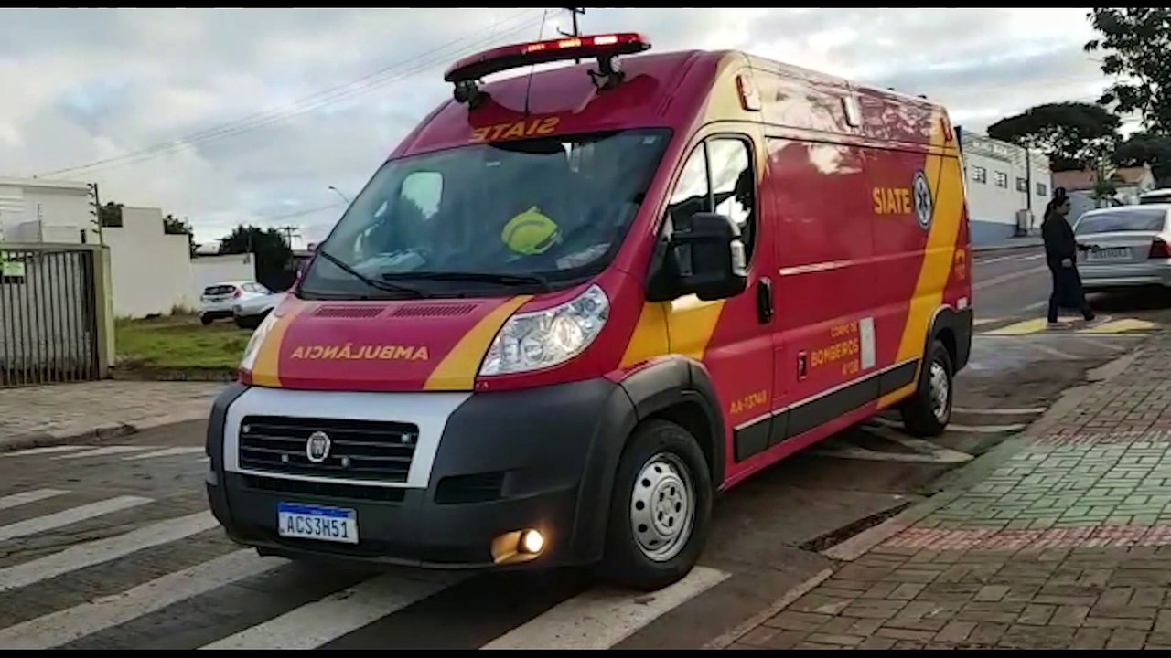 Criança cai de brinquedo de parquinho e fica ferida, mãe foi até o local e ao chegar também sofre queda