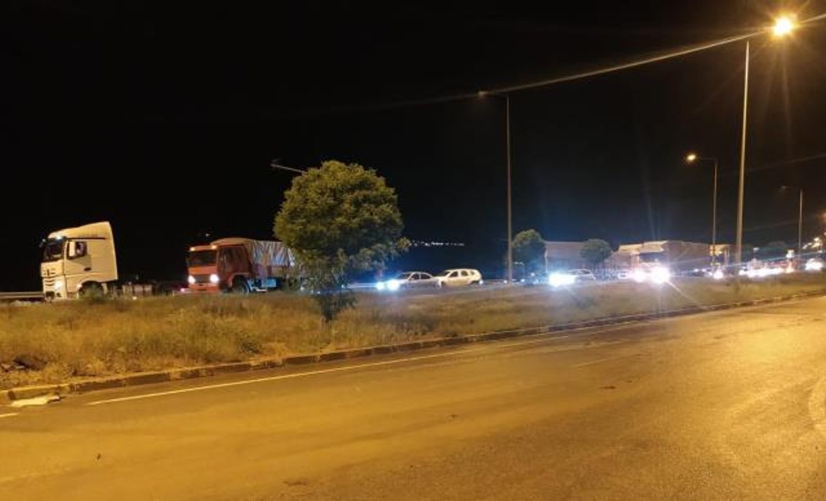 Sel nedeniyle ulaşıma kapanan Sivas-Kayseri kara yolu açıldı