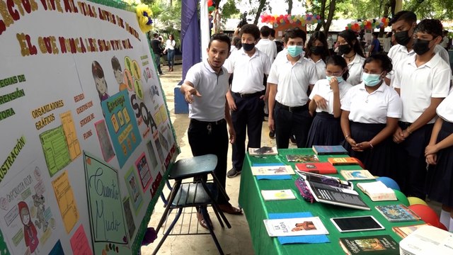 Feria pedagógica promueve el conocimiento de nuevas tecnologías y la materia de Ingles