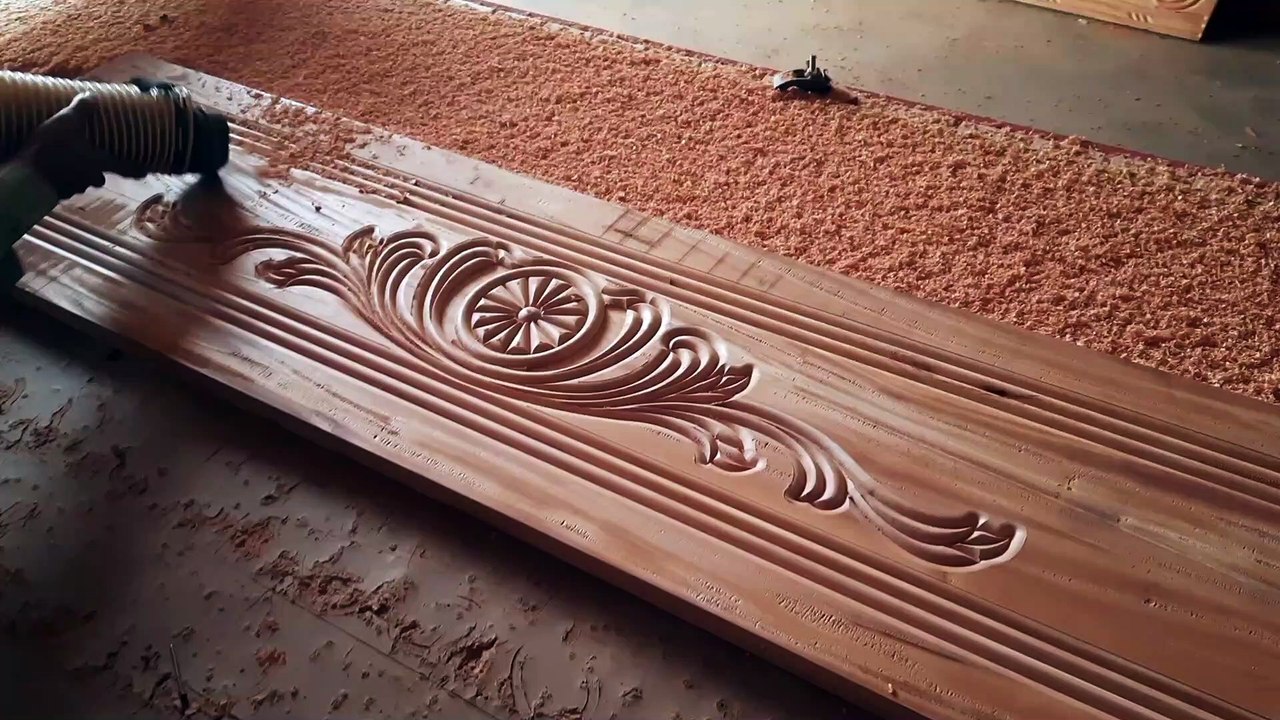 The design of the bed on the back of a very beautiful bed has been made perfectly by CNC machine